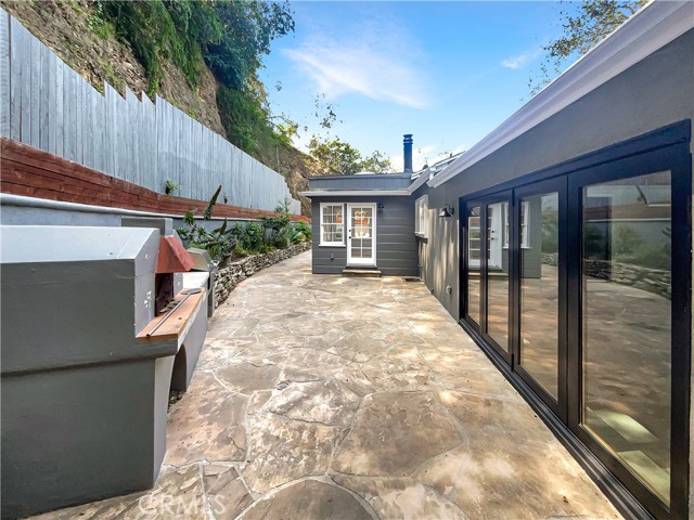 2252 Verde Oak Drive, Los Angeles CA: https://media.crmls.org/medias/e919adfc-b188-45e5-a68a-752223ec4228.jpg