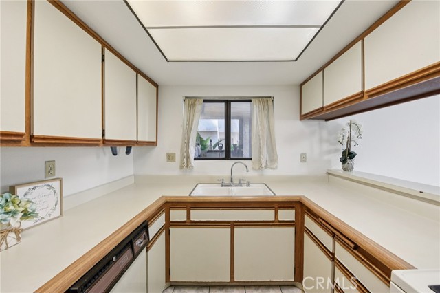 Detail Gallery Image 9 of 38 For 602 Park Shadow Ct, Baldwin Park,  CA 91706 - 3 Beds | 2/1 Baths