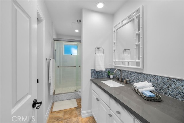 Detail Gallery Image 63 of 69 For 320 32nd St, Manhattan Beach,  CA 90266 - 5 Beds | 4/1 Baths