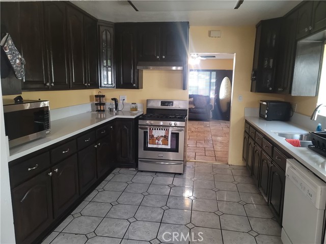 Detail Gallery Image 8 of 40 For 7214 Luxor St, Downey,  CA 90241 - 3 Beds | 2 Baths