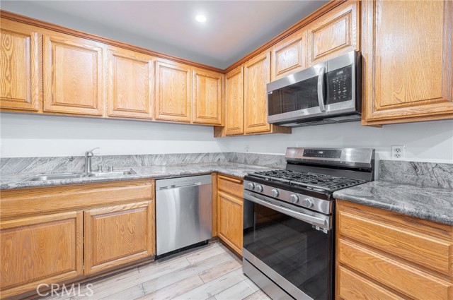 Detail Gallery Image 12 of 38 For 7137 Shoup Avenue #39,  West Hills,  CA 91307 - 3 Beds | 2/1 Baths