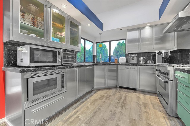 Detail Gallery Image 14 of 75 For 53 Westbrook Ln, Phillips Ranch,  CA 91766 - 4 Beds | 3 Baths