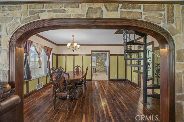 Detail Gallery Image 8 of 39 For 122 E Rosewood Ct, Ontario,  CA 91764 - 2 Beds | 2 Baths