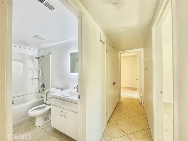 Detail Gallery Image 7 of 13 For 134 Clearbrook, Irvine,  CA 92614 - 2 Beds | 2 Baths