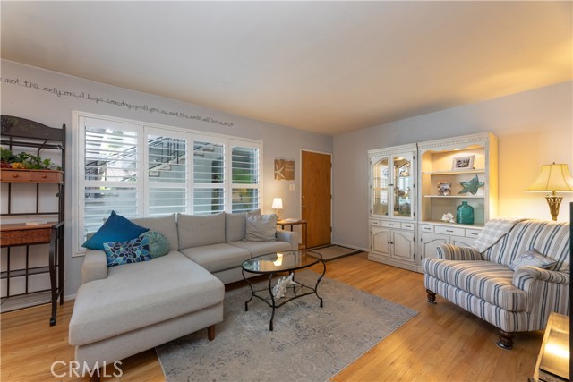 Detail Gallery Image 12 of 42 For 1404 E 1st St #5,  Long Beach,  CA 90802 - 2 Beds | 1 Baths