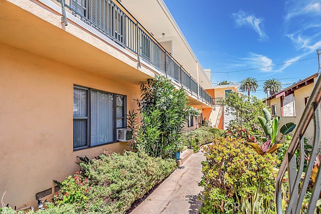 Detail Gallery Image 4 of 13 For 338 Linden Ave, Long Beach,  CA 90802 - – Beds | – Baths