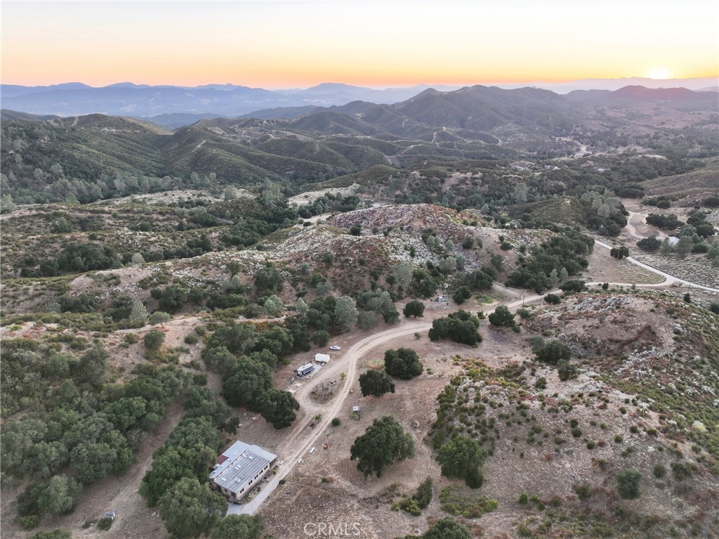 https://media.crmls.org/medias/e91fccf7-107a-4938-9039-d0bfab46704c.jpg?preset=X-Large