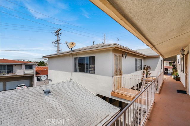 1900 Vanderbilt Lane, Redondo Beach CA: https://media.crmls.org/medias/e9205281-5aaa-4091-9a04-18df30e6032f.jpg