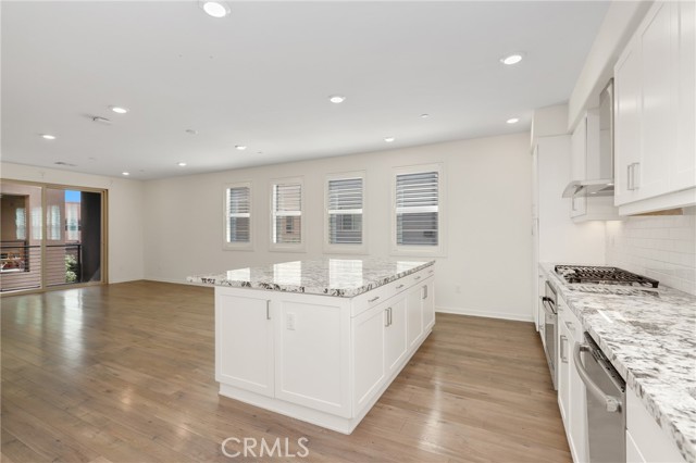 175 Cadence, Irvine CA: https://media.crmls.org/medias/e921928a-3032-4d9b-a38c-099675312008.jpg