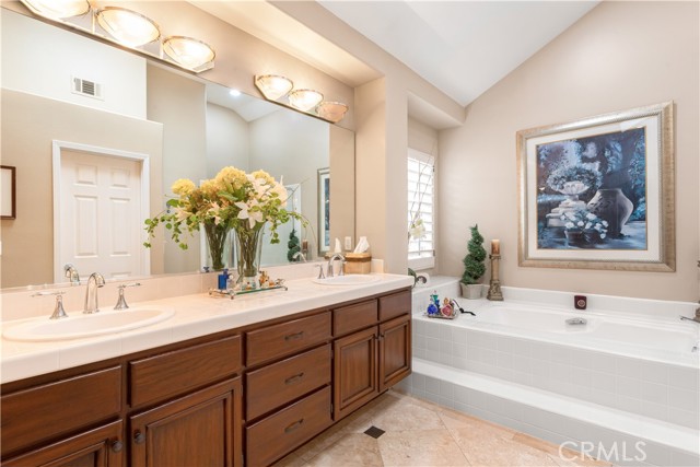 12665 Stanton, Tustin CA: https://media.crmls.org/medias/e921a84e-3b16-4abd-b42e-7128f11ae3fa.jpg