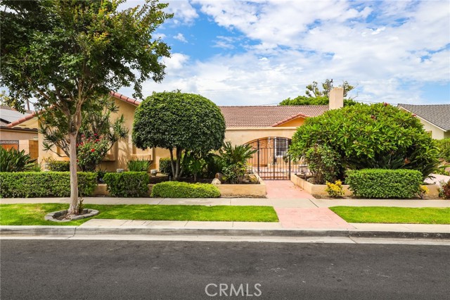 3221 Mainway Drive, Los Alamitos, CA, 90720 3221 Mainway Drive, Los Alamitos, CA, 90720
