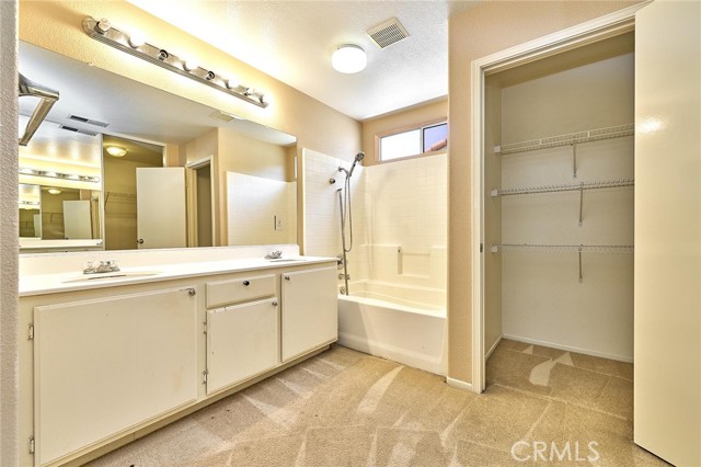 7326 Oxford Place, Rancho Cucamonga CA: https://media.crmls.org/medias/e922e5a0-c8f8-416d-8757-18102e8a75db.jpg