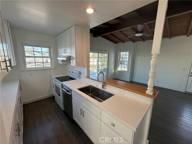 Detail Gallery Image 3 of 8 For 307 Anade Ave, Newport Beach,  CA 92661 - 3 Beds | 3 Baths