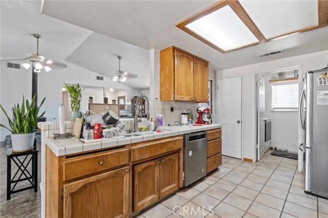 Detail Gallery Image 12 of 29 For 24743 Tropical Dr, Madera,  CA 93638 - 4 Beds | 2 Baths