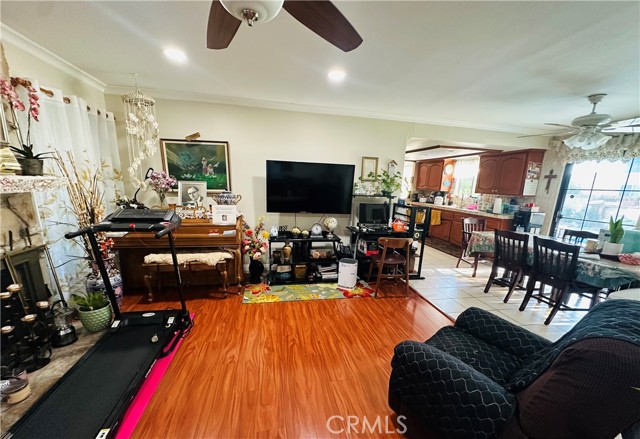9190 Poppy Circle, Westminster CA: https://media.crmls.org/medias/e923ceea-7252-4d14-8f28-f7781f6c792a.jpg