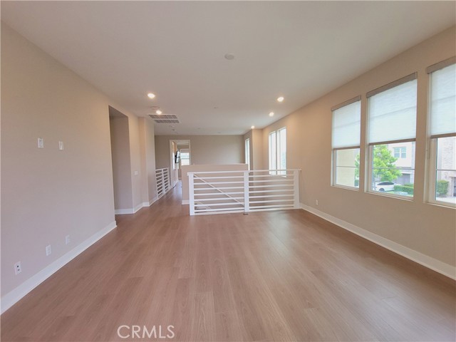 66 Swift, Irvine CA: https://media.crmls.org/medias/e9241974-984b-4efb-8aff-5e0cc069ccfd.jpg