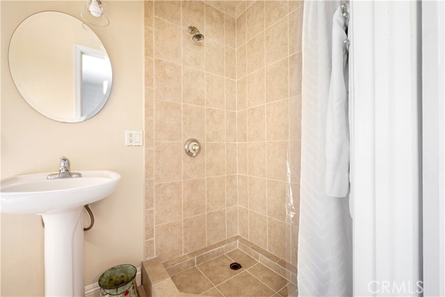 Detail Gallery Image 14 of 22 For 3634 Buena Park Dr, Studio City,  CA 91604 - 2 Beds | 2 Baths