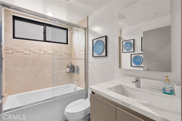 Detail Gallery Image 32 of 37 For 18703 Redwing St, Tarzana,  CA 91356 - 3 Beds | 2/1 Baths