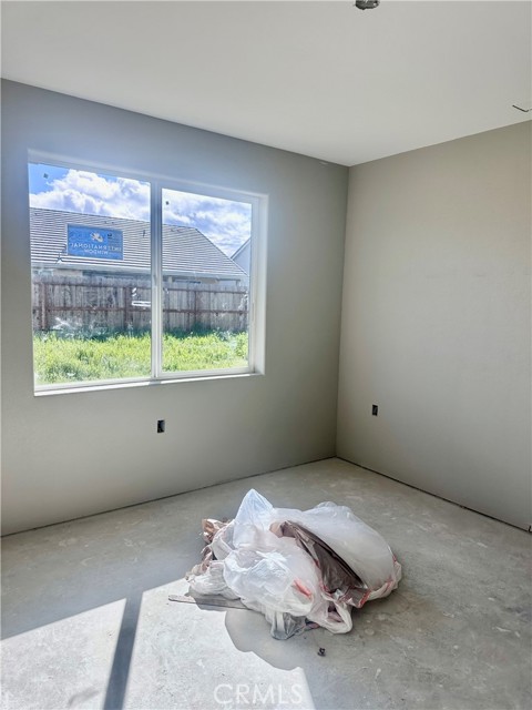 Detail Gallery Image 10 of 13 For 464 Aaron Ct, Atwater,  CA 95301 - 4 Beds | 3 Baths