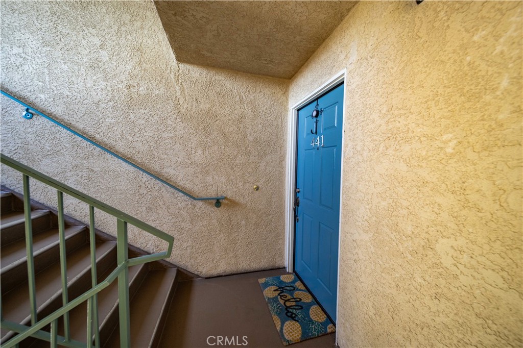 https://media.crmls.org/medias/e92577d8-110e-484e-a109-af8b549698f7.jpg?preset=X-Large