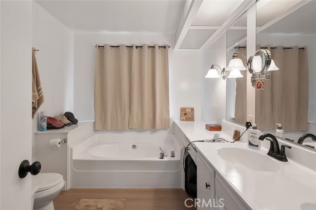 Detail Gallery Image 9 of 23 For 4095 Fruit St #870,  La Verne,  CA 91750 - 2 Beds | 2 Baths