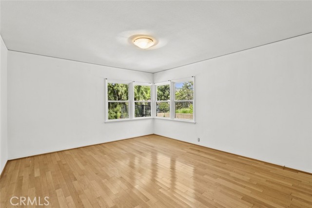 Detail Gallery Image 16 of 31 For 1525 Princess Dr, Glendale,  CA 91207 - 3 Beds | 2 Baths