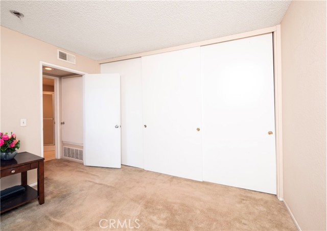 1150 W Phillips Street, Ontario CA: https://media.crmls.org/medias/e9271031-4e34-497f-bcd6-1a27e2803eac.jpg
