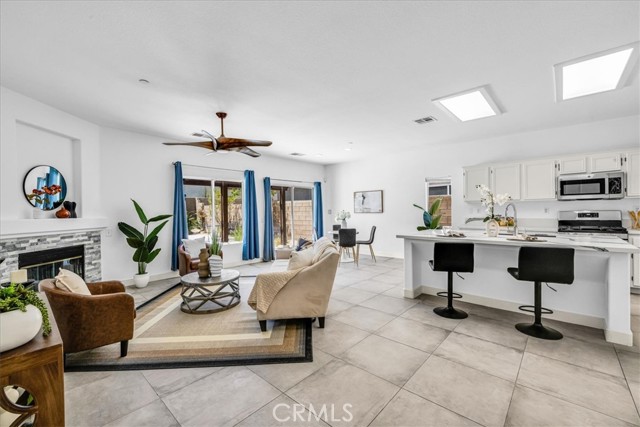 Detail Gallery Image 2 of 47 For 3773 Mission Peak, Palm Springs,  CA 92262 - 2 Beds | 2 Baths