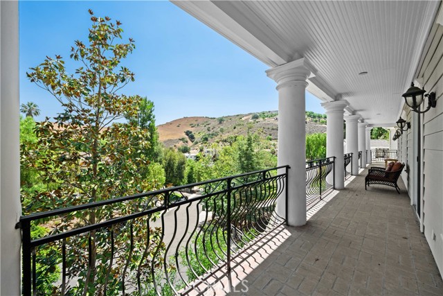 9 Zanja Lane, Bell Canyon CA: https://media.crmls.org/medias/e92783a4-ce92-4391-9014-ea5778719662.jpg