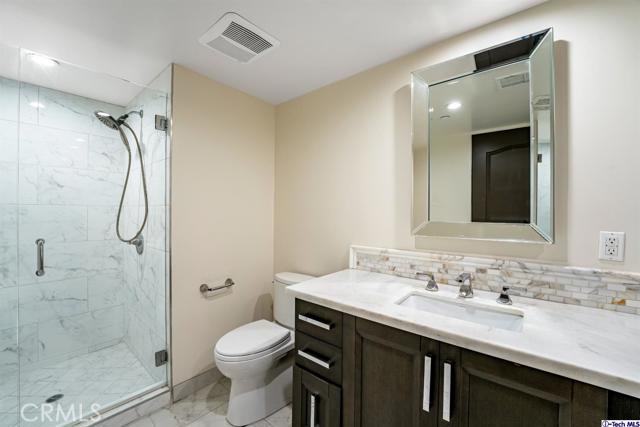 Detail Gallery Image 20 of 36 For 10523 Ashton Ave #202,  Los Angeles,  CA 90024 - 2 Beds | 2/1 Baths