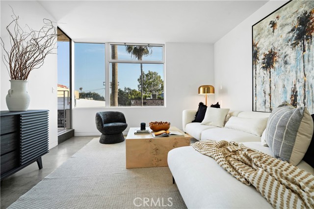 1121 Abbot Kinney Boulevard, Venice CA: https://media.crmls.org/medias/e927b972-60af-404d-9340-32660a7de9b3.jpg