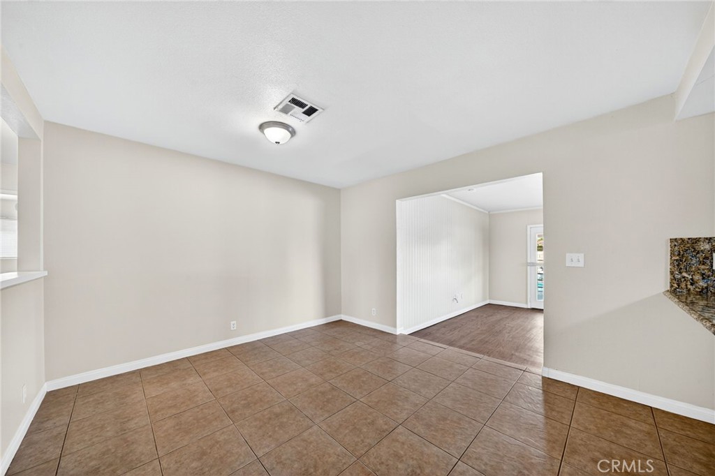 MLS #OC25241667 image #17