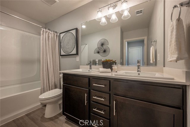 Detail Gallery Image 13 of 19 For 4735 Jema Way #9 B1,  Merced,  CA 95348 - 4 Beds | 2 Baths