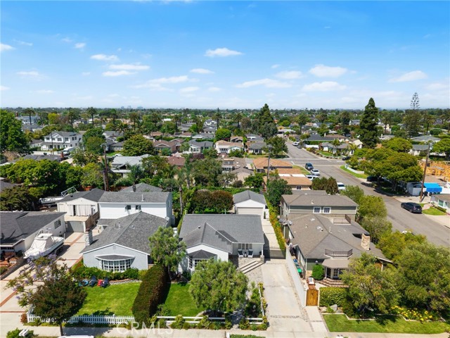 340 Broadway, Costa Mesa CA: https://media.crmls.org/medias/e92a162b-05d7-46cc-8ec1-75d18fe88851.jpg