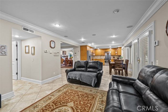 Detail Gallery Image 19 of 47 For 11101 Eton Ave, Chatsworth,  CA 91311 - 4 Beds | 3 Baths