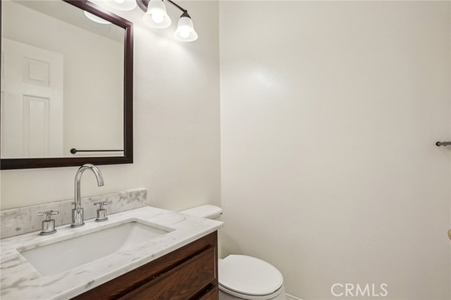 Detail Gallery Image 13 of 34 For 17556 Van Buren Ln, Huntington Beach,  CA 92647 - 2 Beds | 2/1 Baths