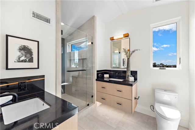 Detail Gallery Image 12 of 16 For 602 1/2 Iris Ave, Corona Del Mar,  CA 92625 - 2 Beds | 2 Baths