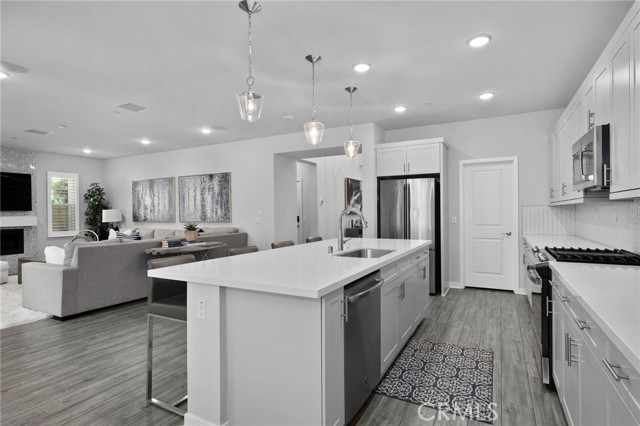 2621 E Clara Lane, Ontario CA: https://media.crmls.org/medias/e930038e-1c2d-466e-8558-c6f6135257f9.jpg