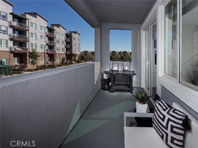 209 Aurora Lane, Pomona CA: https://media.crmls.org/medias/e93040b1-0bab-4755-89bb-e767aeb3d0aa.jpg