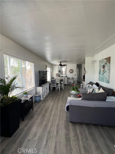518 Sullivan, Santa Ana CA: https://media.crmls.org/medias/e9317354-7836-48b3-856f-36ef26783b2e.jpg