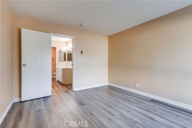 5585 E Pacific Coast, Long Beach CA: https://media.crmls.org/medias/e9320690-cb7f-48aa-a443-d19b92ad3152.jpg