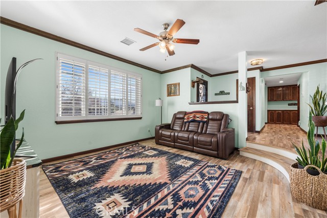 Detail Gallery Image 10 of 75 For 2651 W Avenue N12, Palmdale,  CA 93551 - 5 Beds | 4 Baths