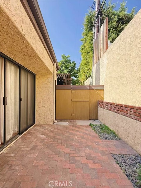 Detail Gallery Image 15 of 19 For 239 Linwood Ave #E,  Monrovia,  CA 91006 - 3 Beds | 3 Baths