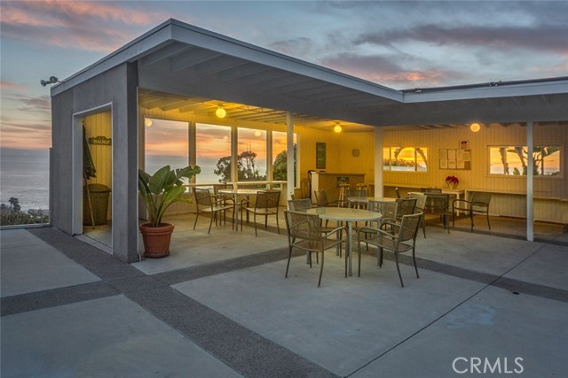 21692 Ocean Vista Drive, Laguna Beach CA: https://media.crmls.org/medias/e932f5c3-ba7c-4e97-89b3-1c07447221ac.jpg