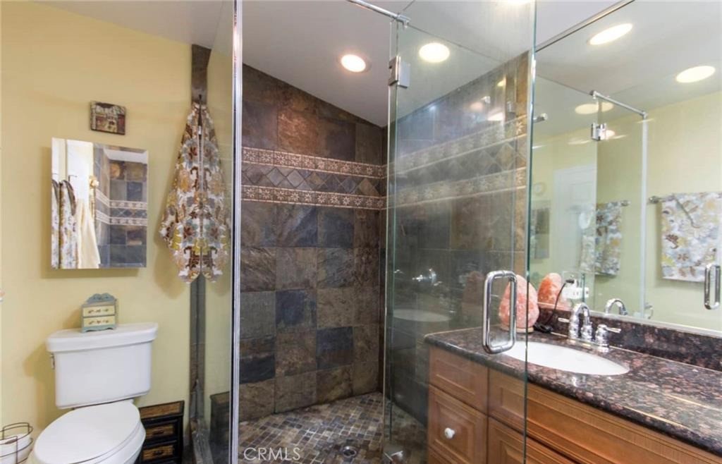 https://media.crmls.org/medias/e93309da-f428-40fb-8e38-219b4bbaaf32.jpg?preset=X-Large