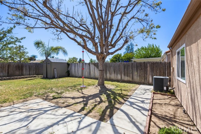 39769 Sunrose Dr, Murrieta CA: https://media.crmls.org/medias/e9334a00-b2df-40ba-9680-d1ab004184d5.jpg