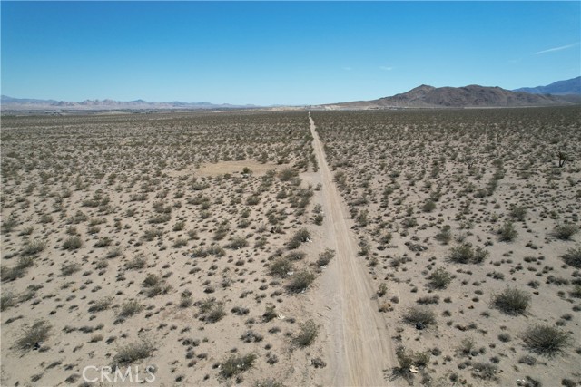 769 Meridian Road, Lucerne Valley CA: https://media.crmls.org/medias/e933d57b-f0ac-4495-b975-9d272fc7fc0e.jpg