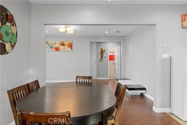 Detail Gallery Image 9 of 18 For 4512 W Watkins Way, Santa Ana,  CA 92704 - 3 Beds | 2 Baths