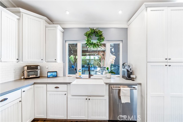 5732 Anthony Ave, Garden Grove CA: https://media.crmls.org/medias/e9342562-1040-4752-9742-c62adb6f109d.jpg