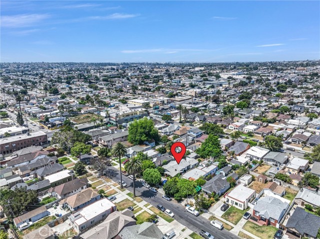 5725 5th Avenue, Los Angeles CA: https://media.crmls.org/medias/e9352324-49ff-4a70-82a5-e77db68872ad.jpg